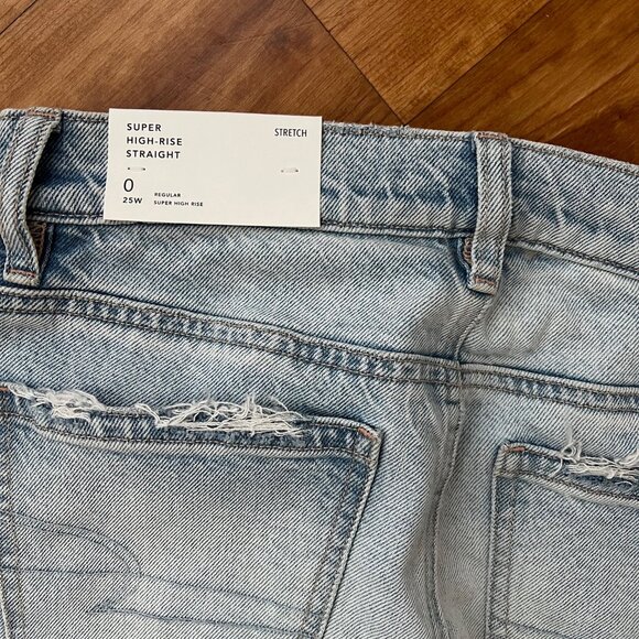 NWT** AE Super Hi-Rise Straight Jeans - Picture 4 of 4